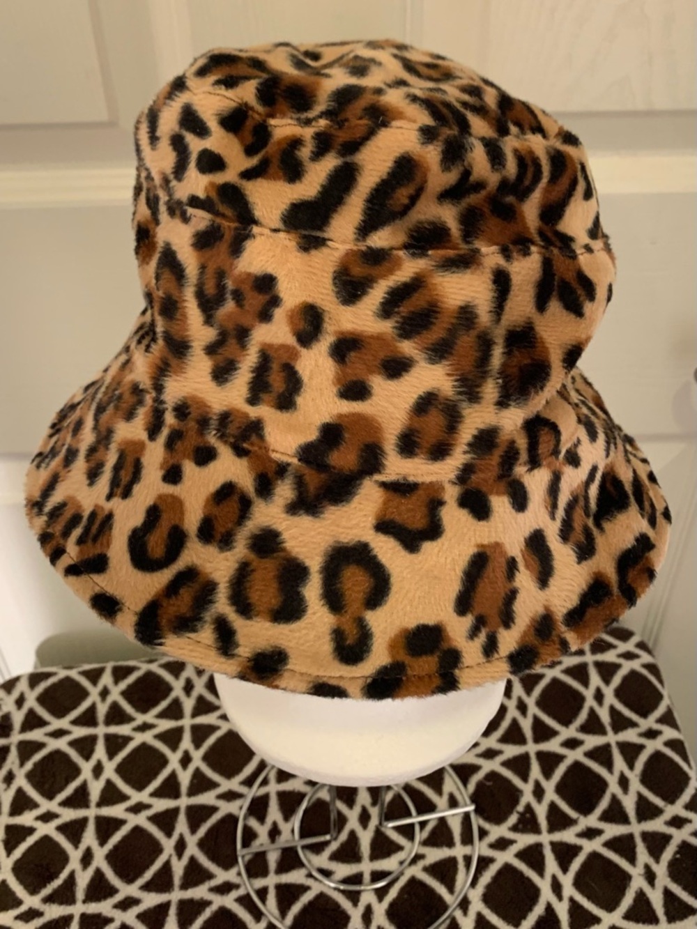 Cheetah Print Faux Fur Bucket Hat - Brown/Black